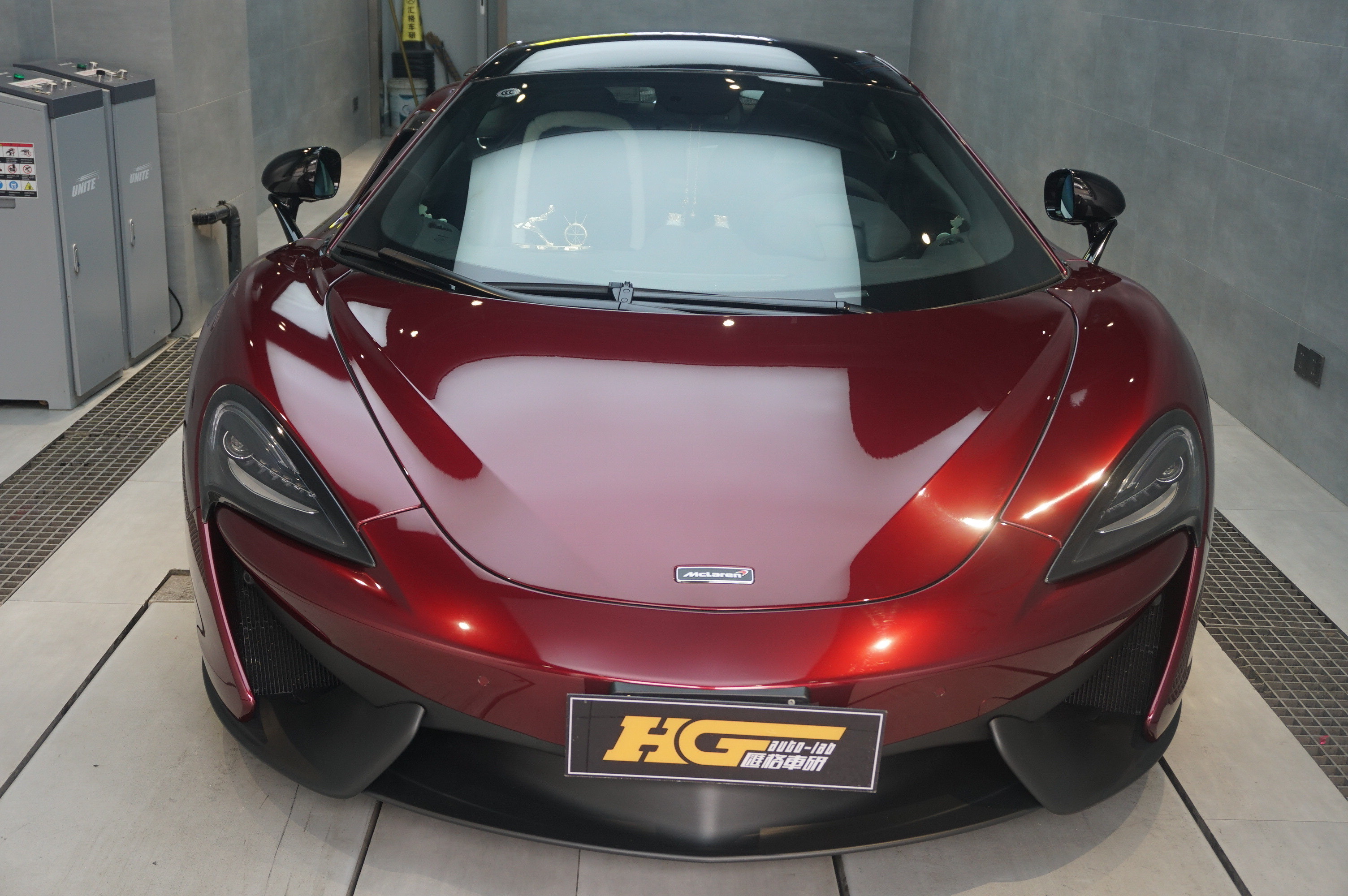 迈凯伦力克红牛二队，佩雷兹高光表现